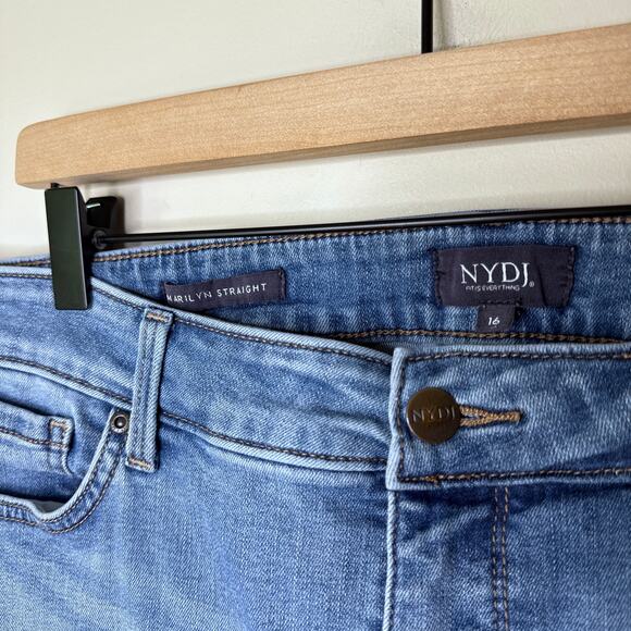 NYDJ Marilyn Straight Lift Tuck Jeans Medium Wash Size 16 HIgh-Rise Stretch Chic - Picture 3 of 8